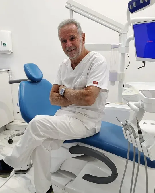 Dr. Carlos Corral · foto 2